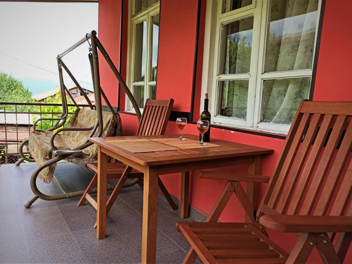 Guesthouse Lilia &Wine Celler 泰拉维 外观 照片